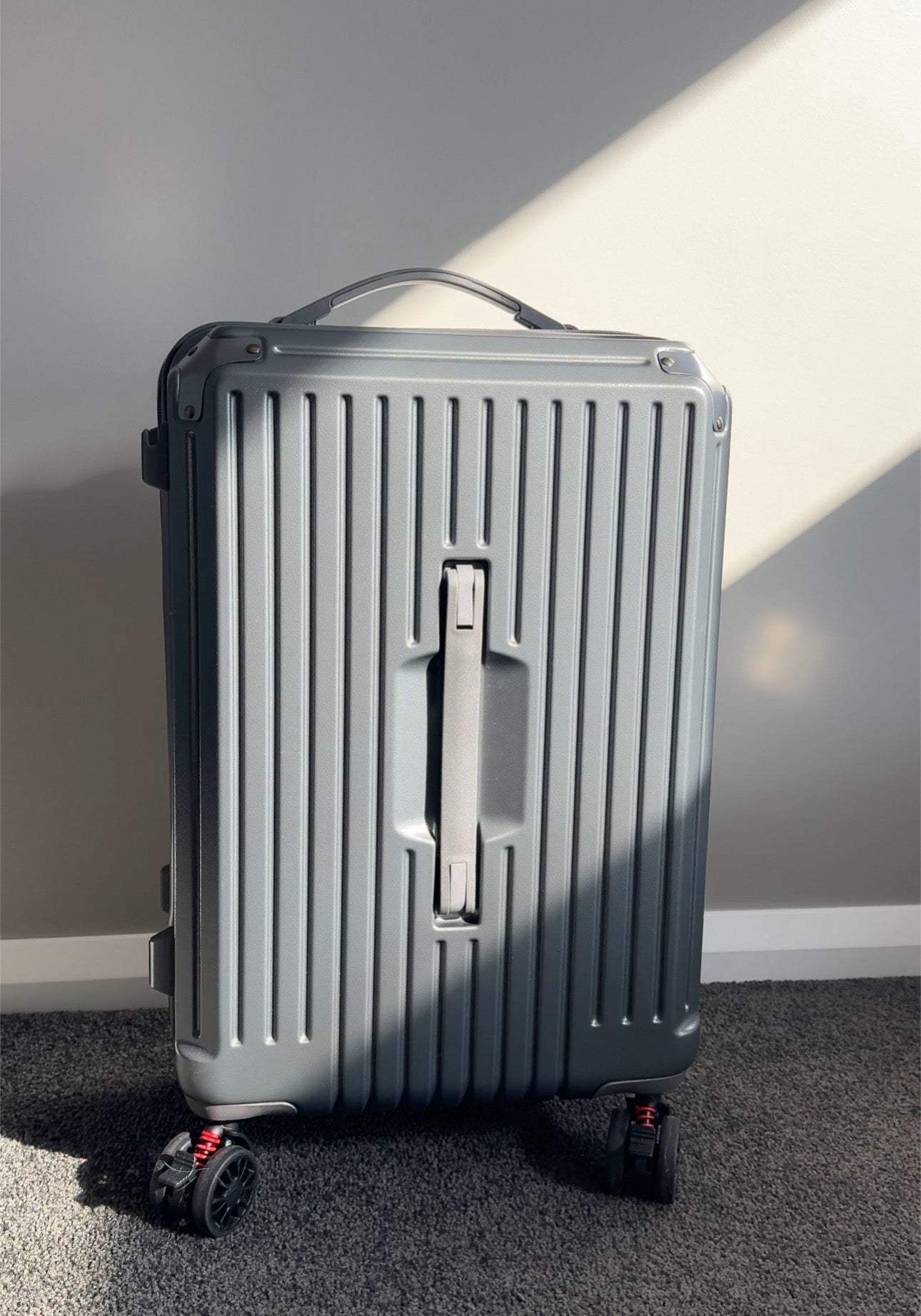 Smart Hard-Shell Luggage with USB Charging Port & Cup Holder - 20"Spinner Suitcase in Grey